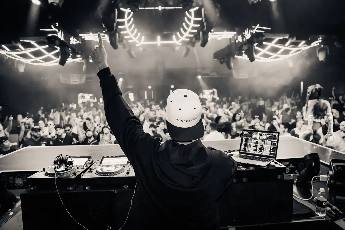 DAER: SHAQ | DJ DIESEL event visuals, photo 5 by WHATEVR Creative Studios
