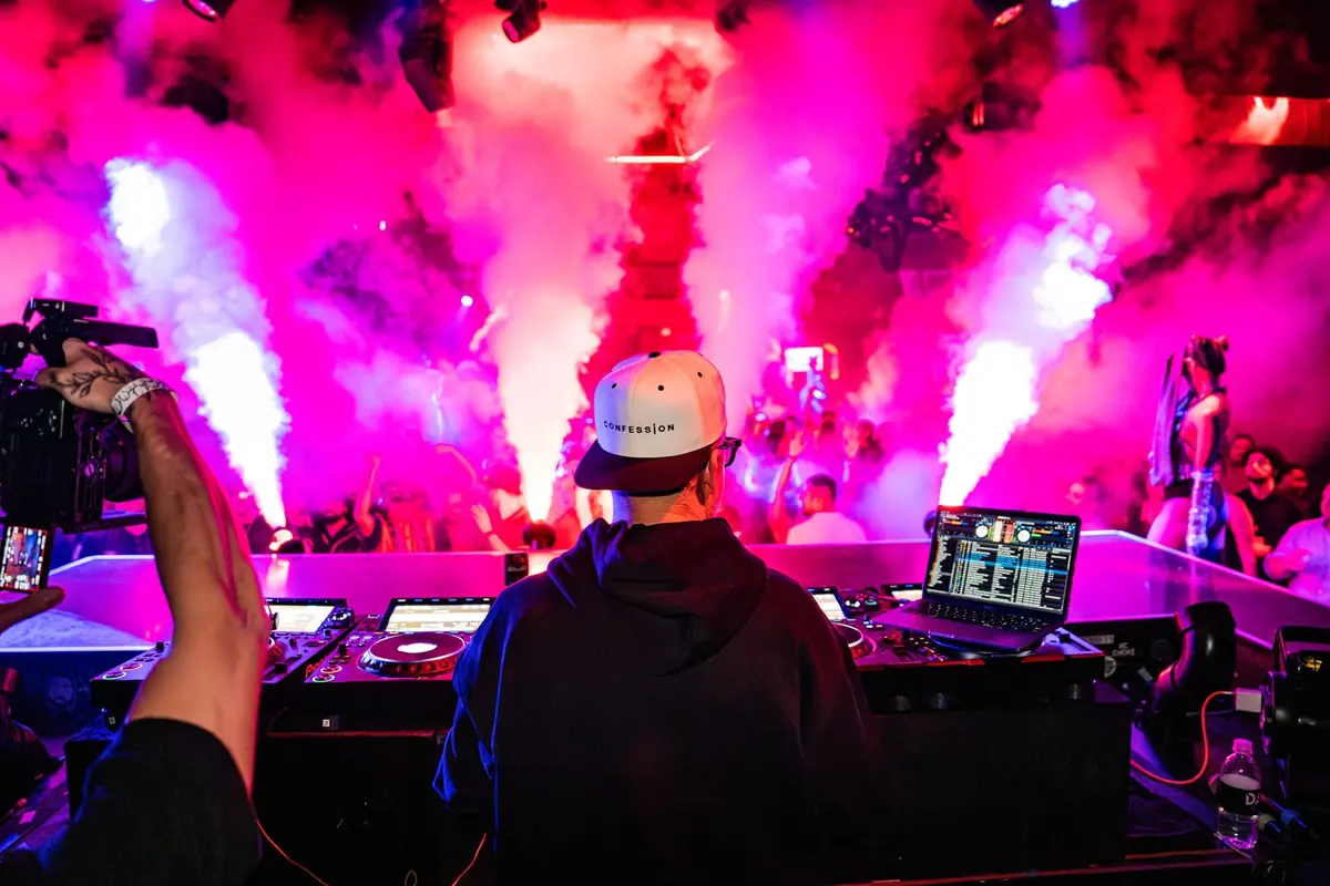 DAER: SHAQ | DJ DIESEL event visuals, photo 7 by WHATEVR Creative Studios