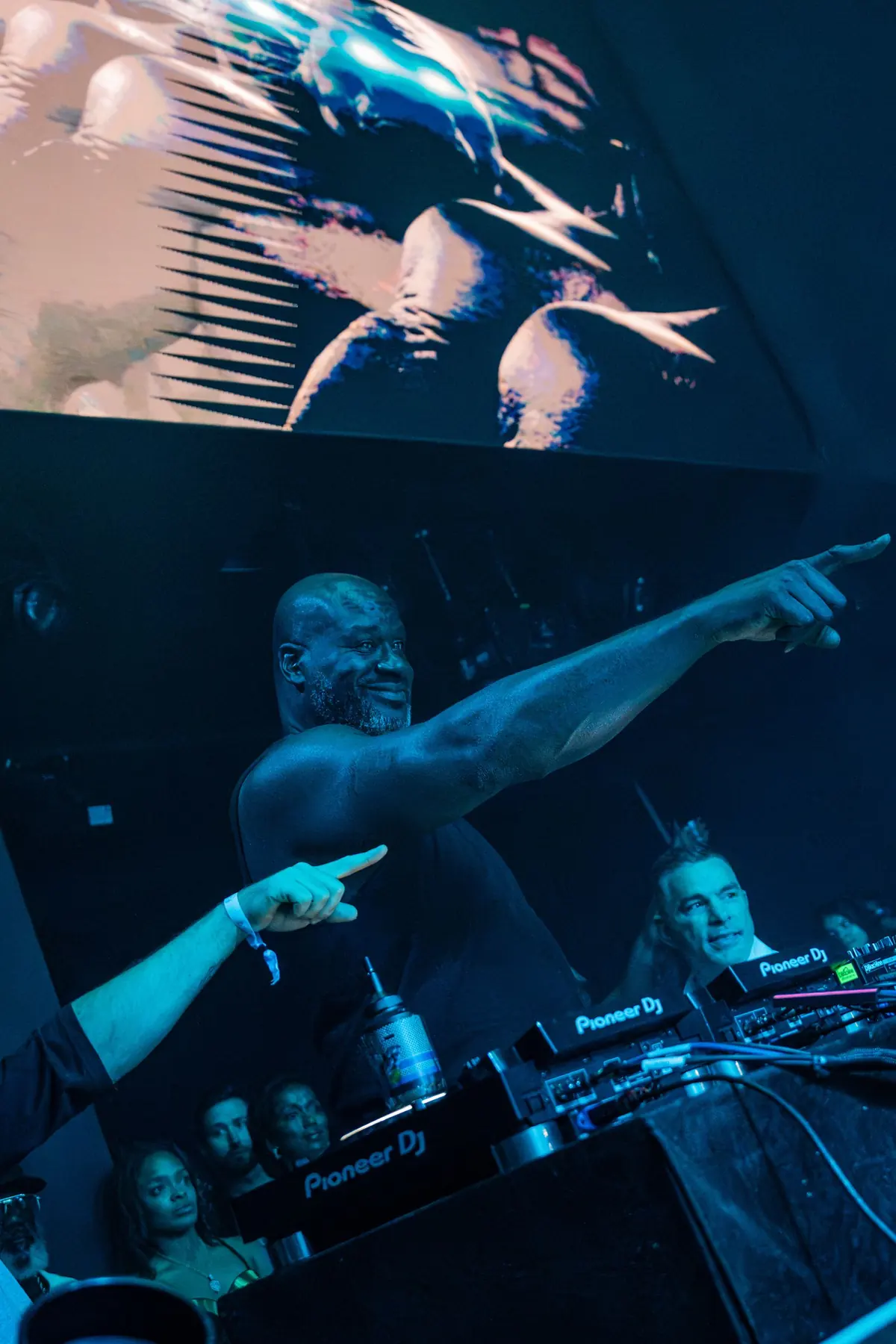 DAER: SHAQ | DJ DIESEL event visuals, photo 19 by WHATEVR Creative Studios