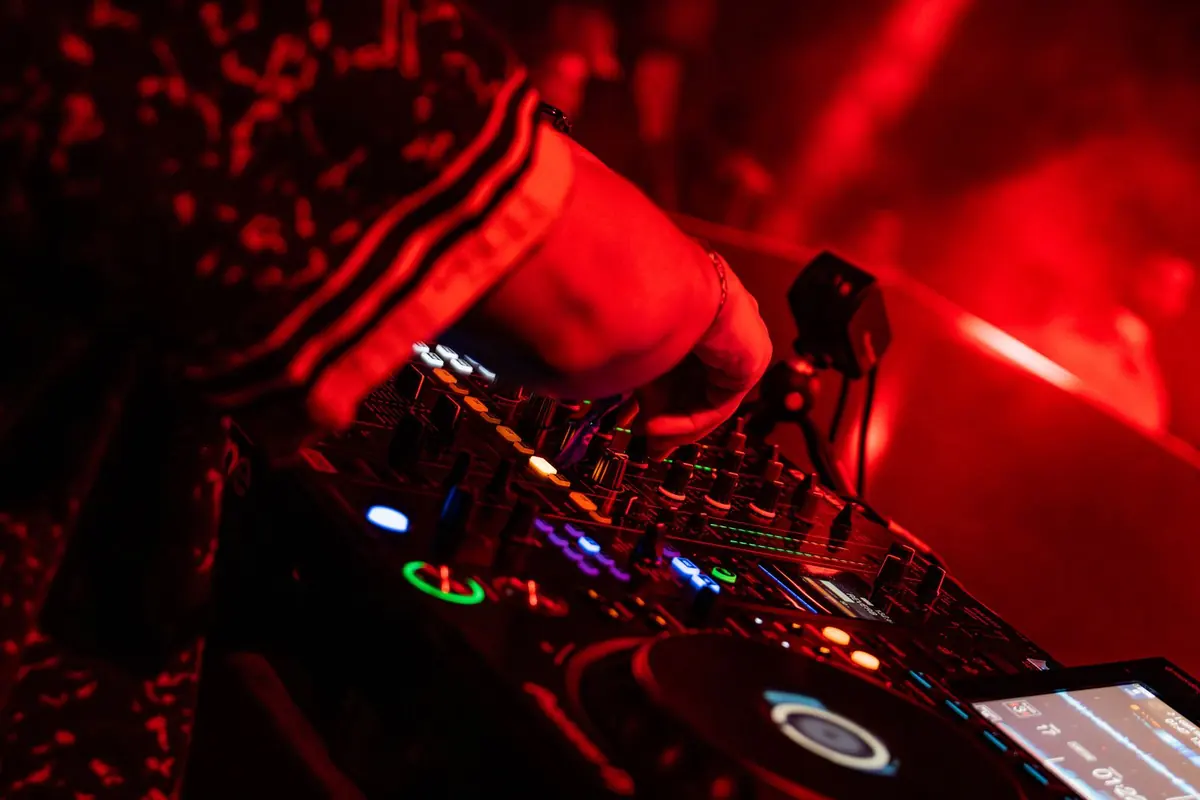 DAER: SHAQ | DJ DIESEL event visuals, photo 28 by WHATEVR Creative Studios