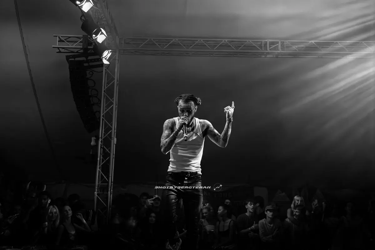LIL SKIES concert visuals, photo 15 by WHATEVR Creative Studios